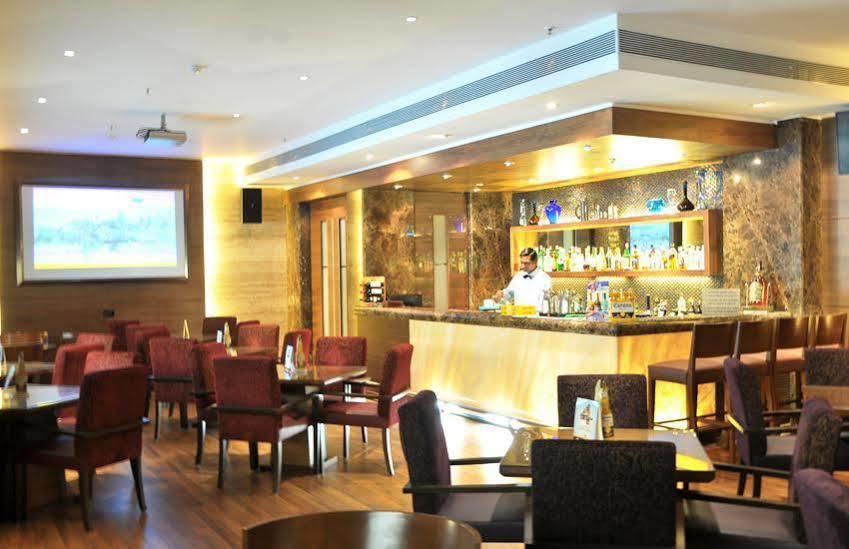 The Classique Club Mumbai Exterior foto